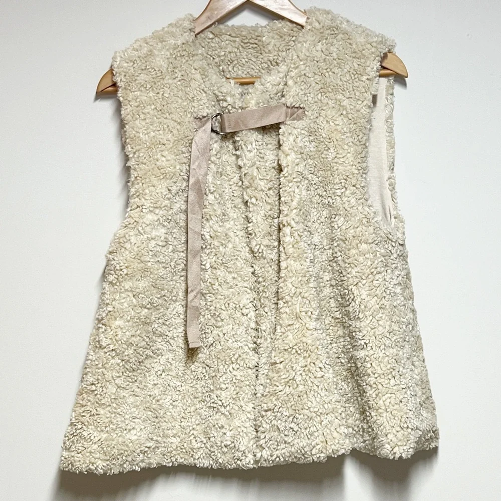 ANTHROPOLOGIE Akemi + Kin Alonna fuzzy Teddy Plush Sherpa tan Vest One Size - Picture 3 of 7